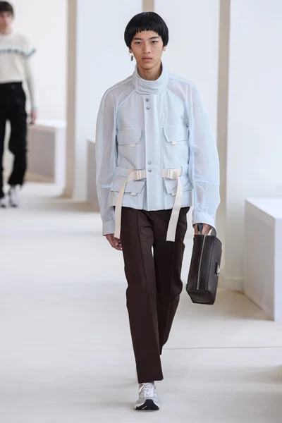 Look 4